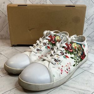 Soyoto Womens White Floral/Skull Design Rubber Toe Sneaker Shoes Size 11
